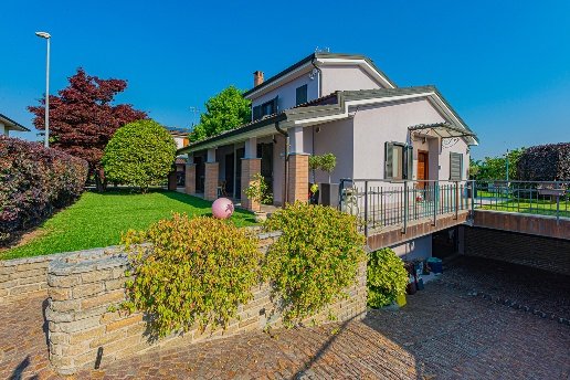 casa indipendente in vendita ad Alpignano