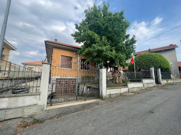 casa indipendente in vendita ad Alpignano