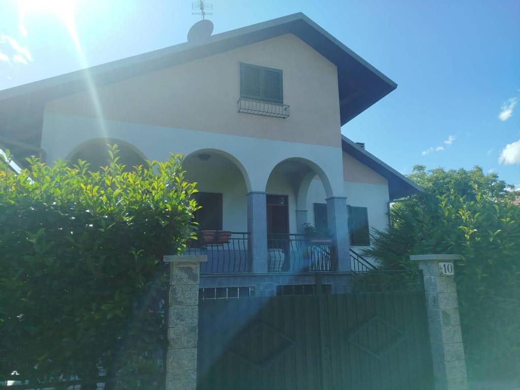 casa indipendente in vendita ad Alpignano