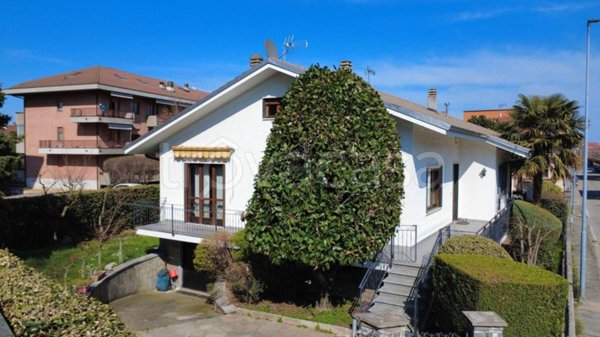 casa indipendente in vendita ad Alpignano
