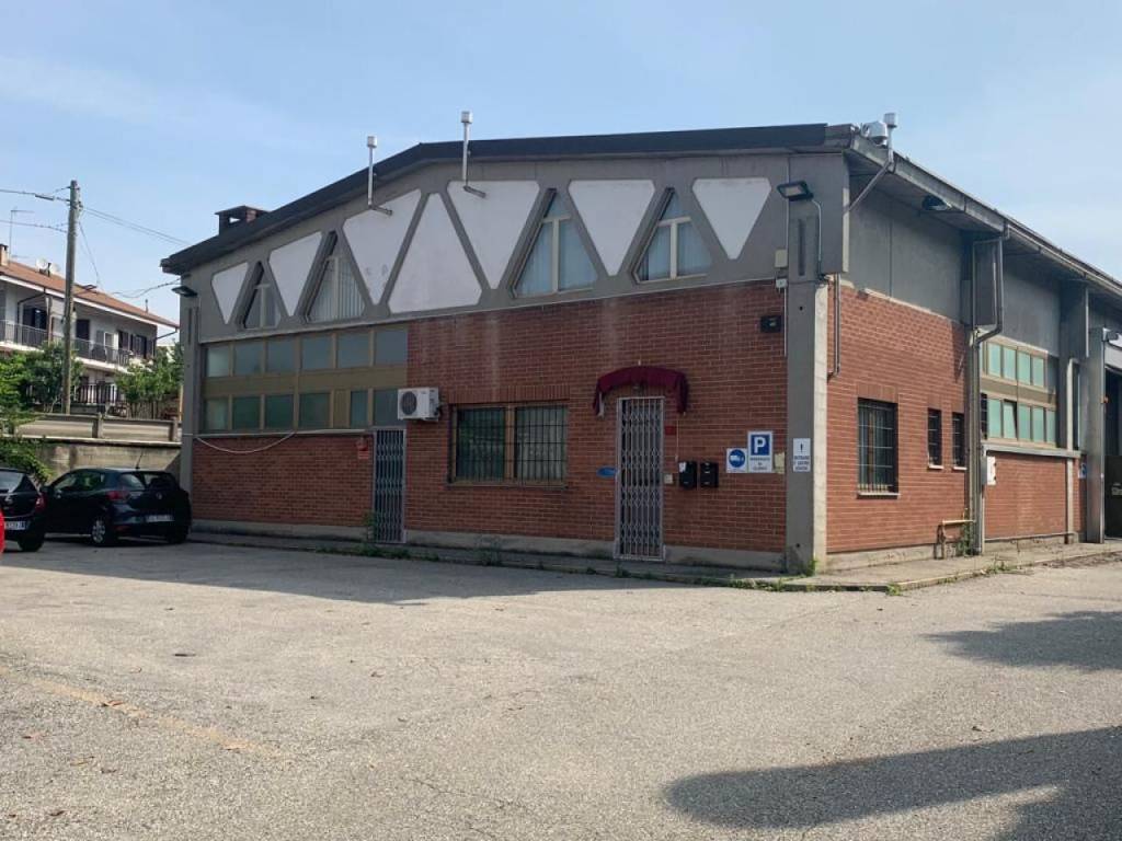 locale commerciale in vendita ad Alpignano