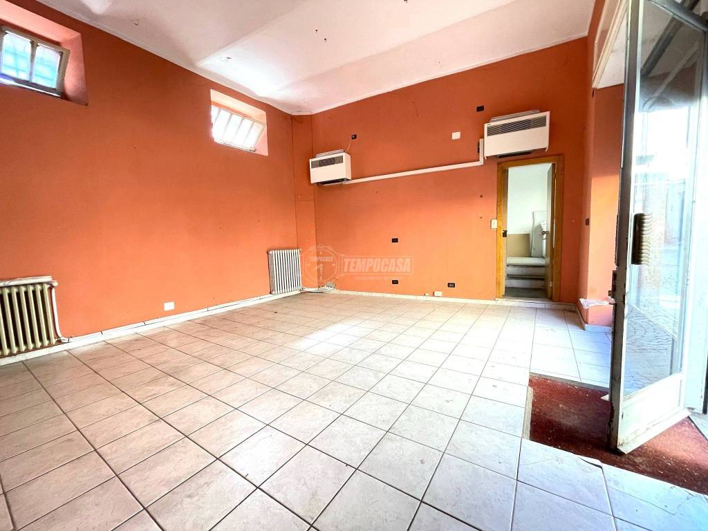 negozio in vendita ad Alpignano