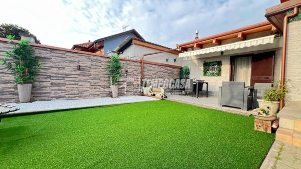 casa indipendente in vendita ad Alpignano