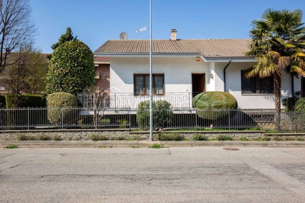 casa indipendente in vendita ad Alpignano