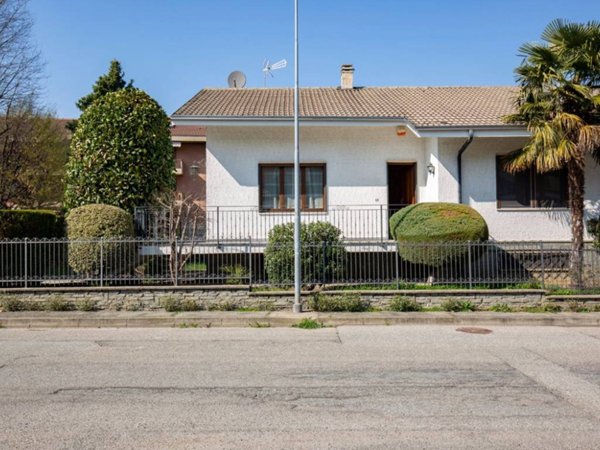 casa indipendente in vendita ad Alpignano