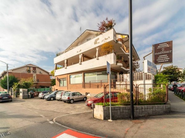 negozio in vendita ad Alpignano