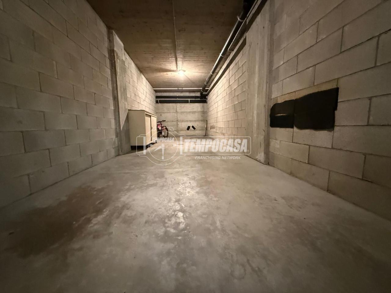 locale di sgombero in vendita ad Alpignano