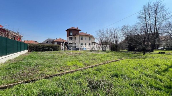 casa indipendente in vendita ad Alpignano