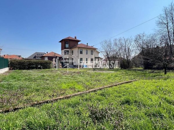 casa indipendente in vendita ad Alpignano