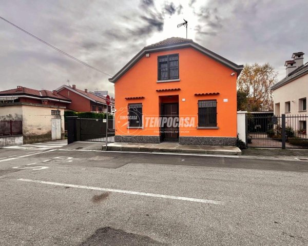 casa indipendente in vendita ad Alpignano