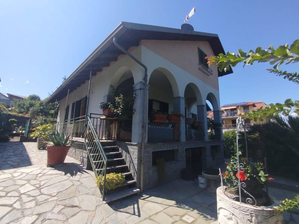 casa indipendente in vendita ad Alpignano