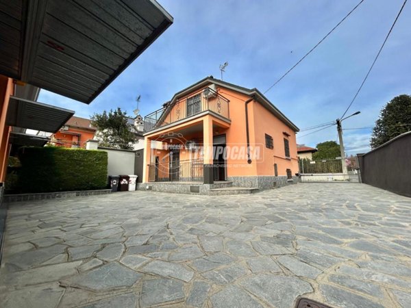 casa indipendente in vendita ad Alpignano