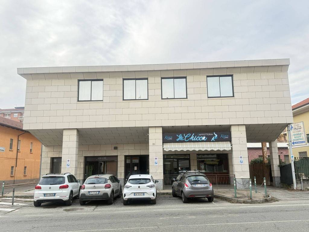 negozio in vendita ad Alpignano