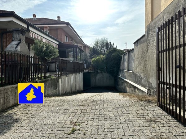 locale di sgombero in vendita ad Alpignano