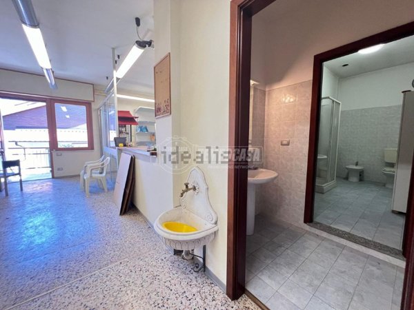 locale commerciale in vendita ad Alpignano