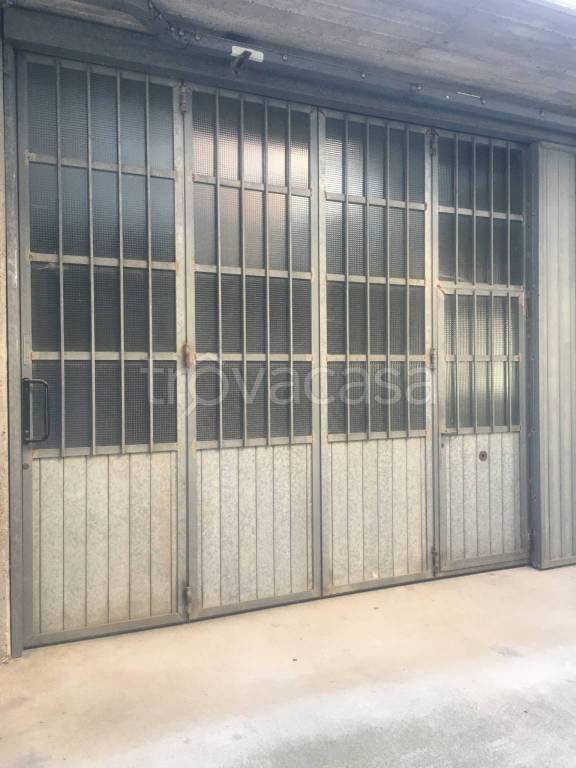 locale di sgombero in vendita ad Alpignano