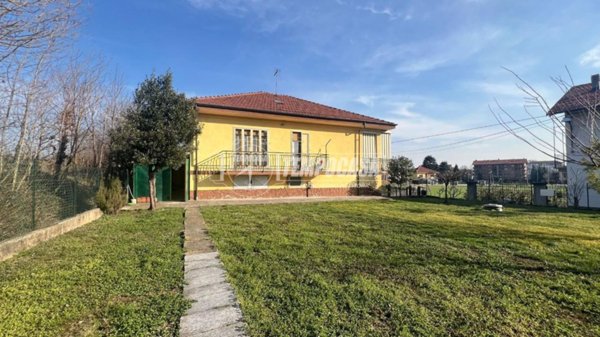 casa indipendente in vendita ad Alpignano