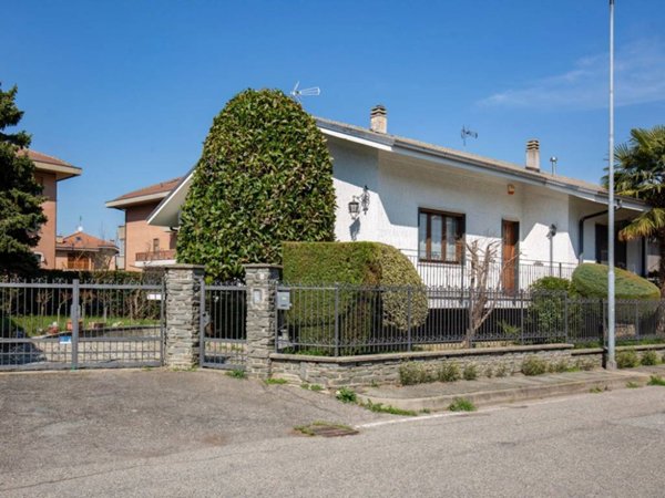 casa indipendente in vendita ad Alpignano