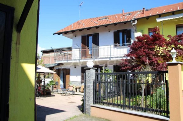 casa indipendente in vendita ad Alpignano