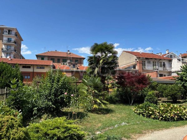 casa indipendente in vendita ad Alpignano