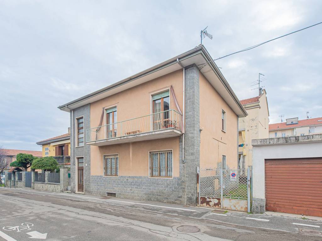 casa indipendente in vendita ad Alpignano