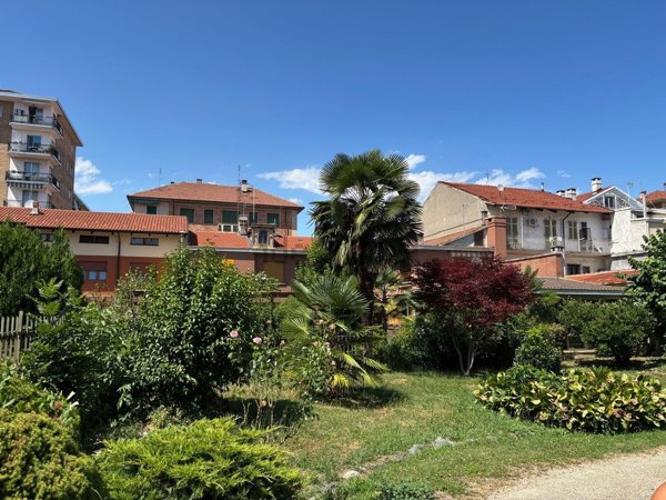 casa indipendente in vendita ad Alpignano