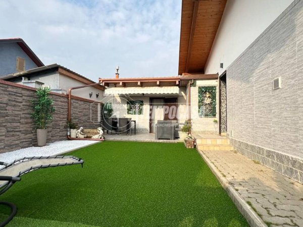 casa indipendente in vendita ad Alpignano