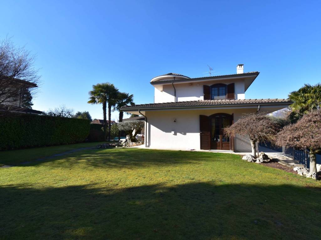 casa indipendente in vendita ad Alpignano