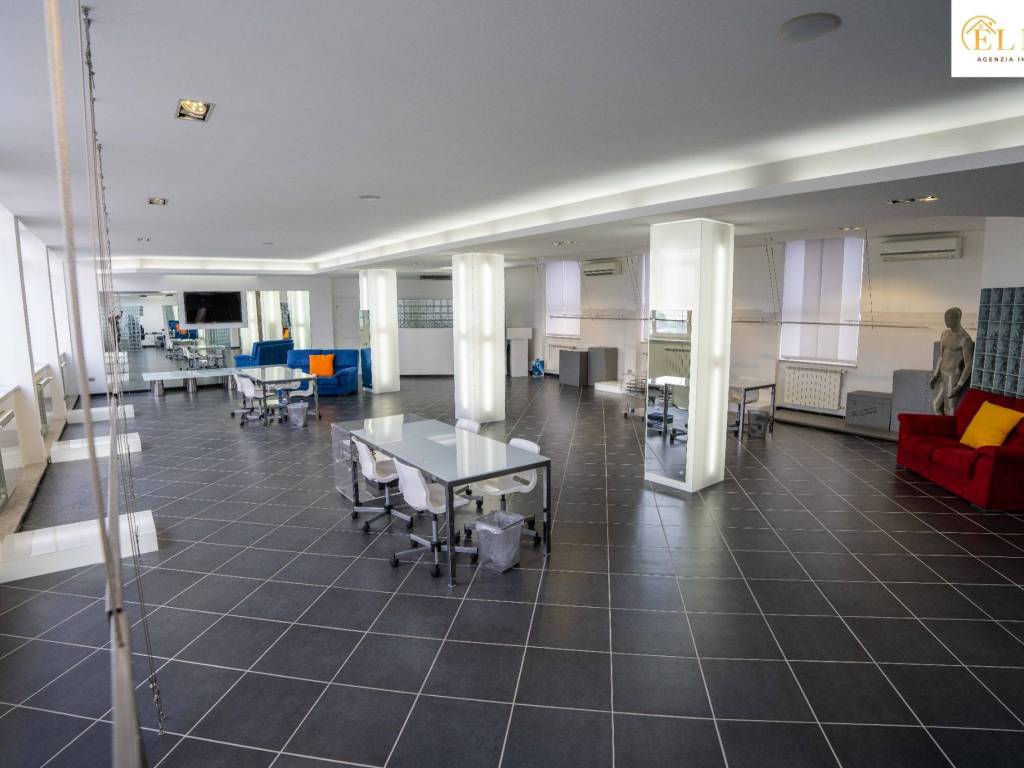 locale commerciale in vendita ad Alpignano