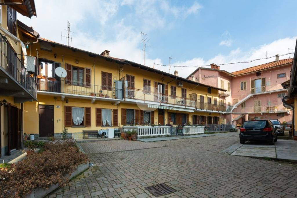 casa indipendente in vendita ad Alpignano