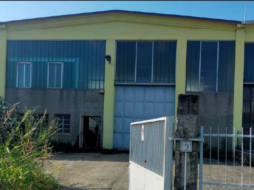 locale commerciale in vendita ad Alpignano