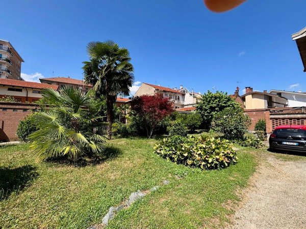 casa indipendente in vendita ad Alpignano