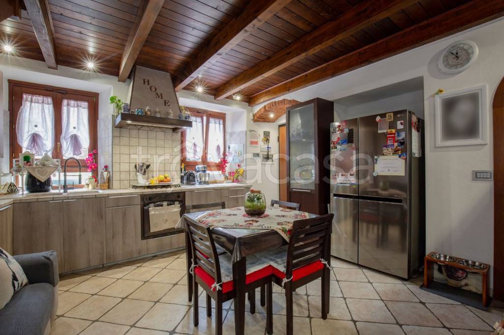 casa indipendente in vendita ad Alpignano