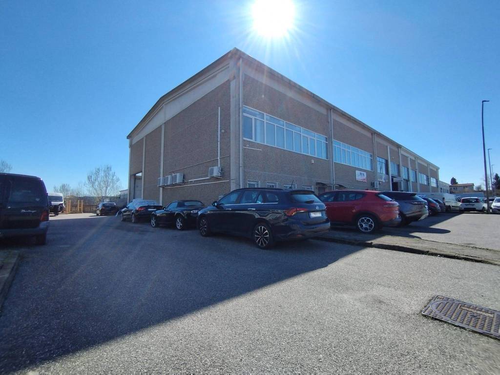 locale commerciale in vendita ad Alpignano