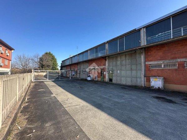 capannone in vendita ad Alpignano