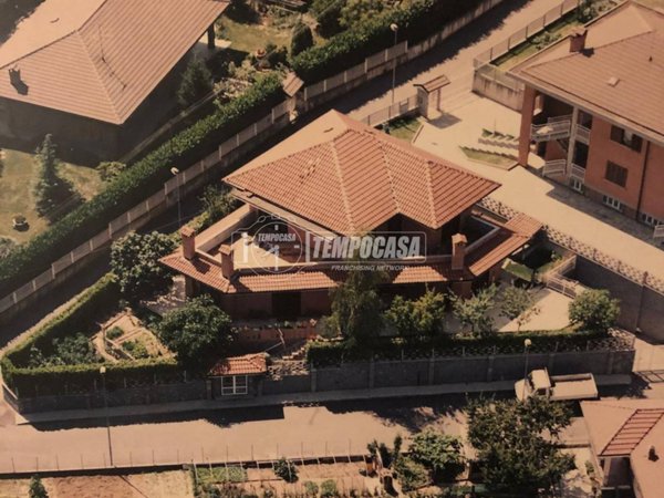 casa indipendente in vendita ad Alpignano