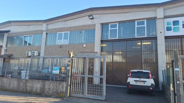 capannone in vendita ad Alpignano