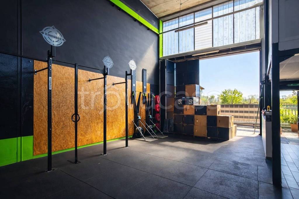 locale commerciale in vendita ad Alpignano