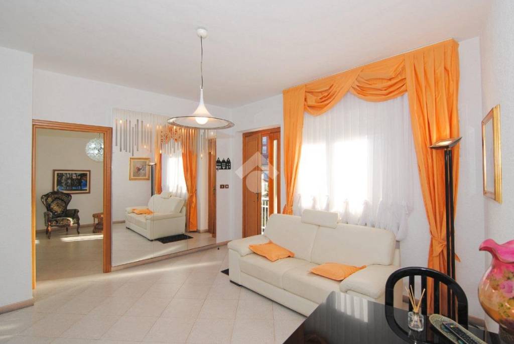casa indipendente in vendita ad Alpignano