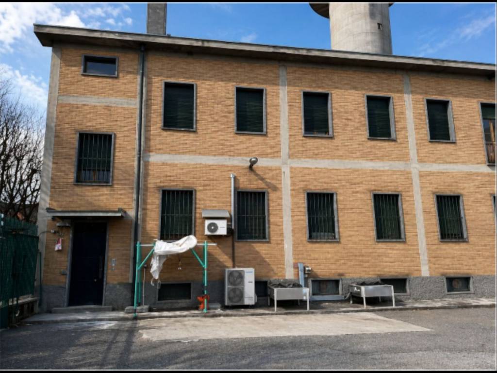 locale commerciale in vendita ad Alpignano