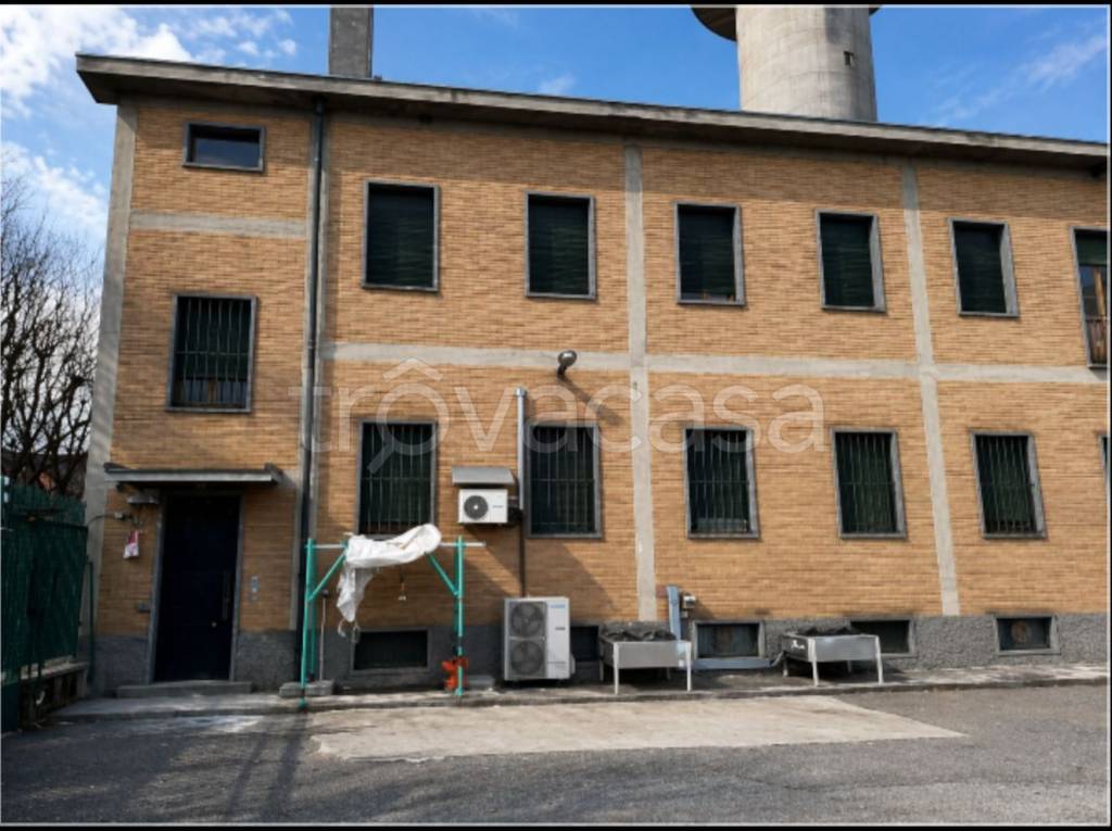 locale commerciale in vendita ad Alpignano