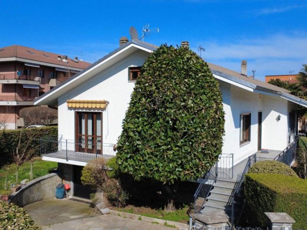 casa indipendente in vendita ad Alpignano