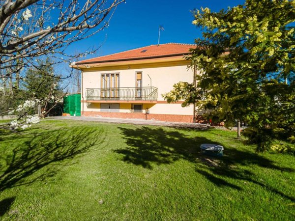 casa indipendente in vendita ad Alpignano