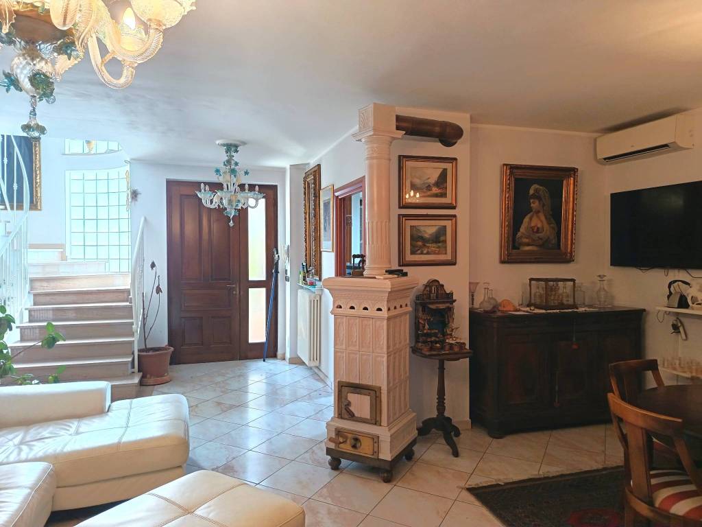 casa indipendente in vendita ad Alpignano