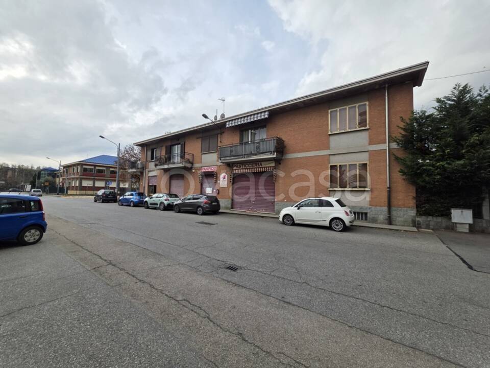 negozio in vendita ad Alpignano