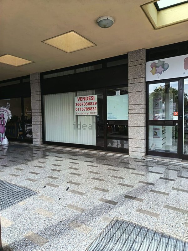 locale commerciale in vendita ad Alpignano