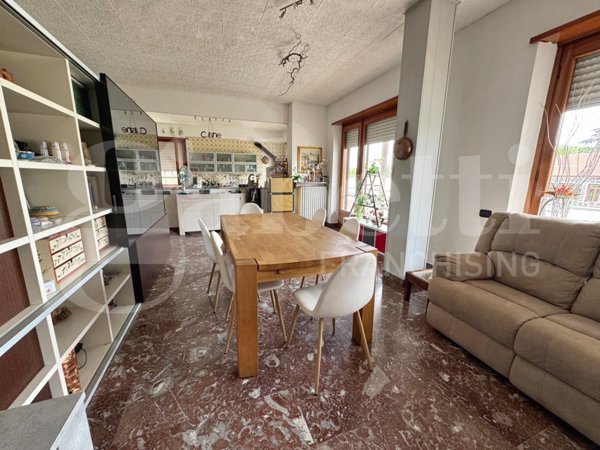 casa indipendente in vendita ad Alpignano