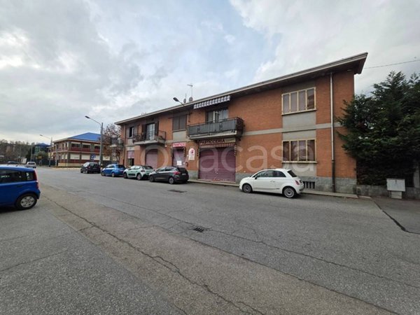 negozio in vendita ad Alpignano