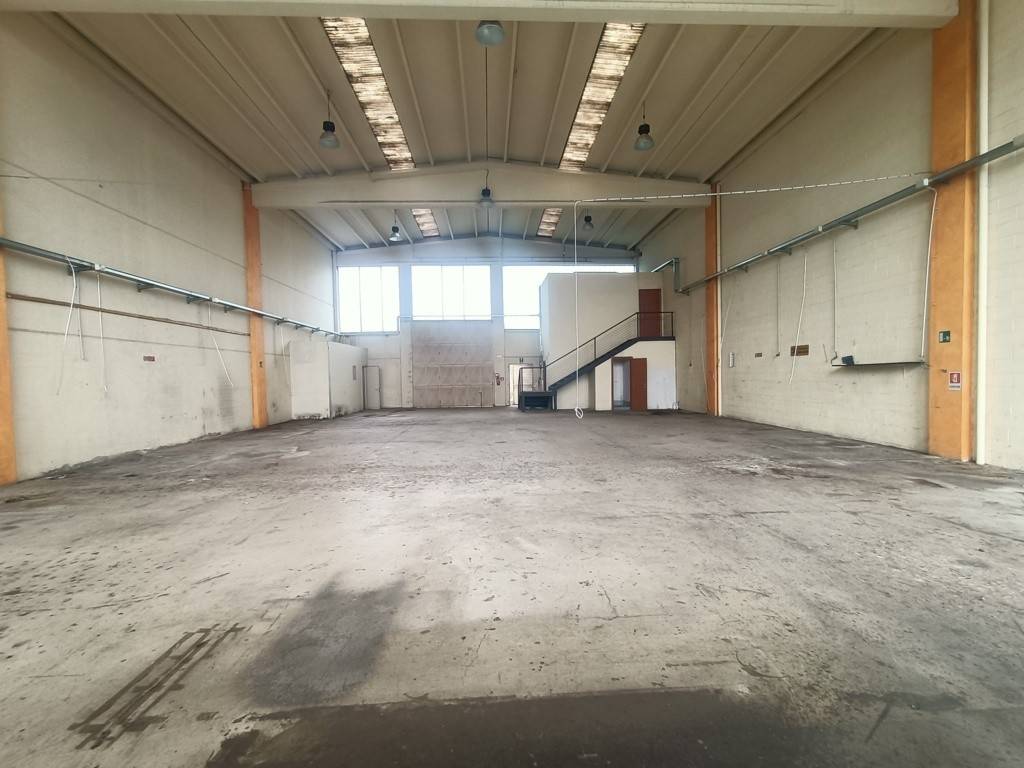 locale commerciale in vendita ad Alpignano