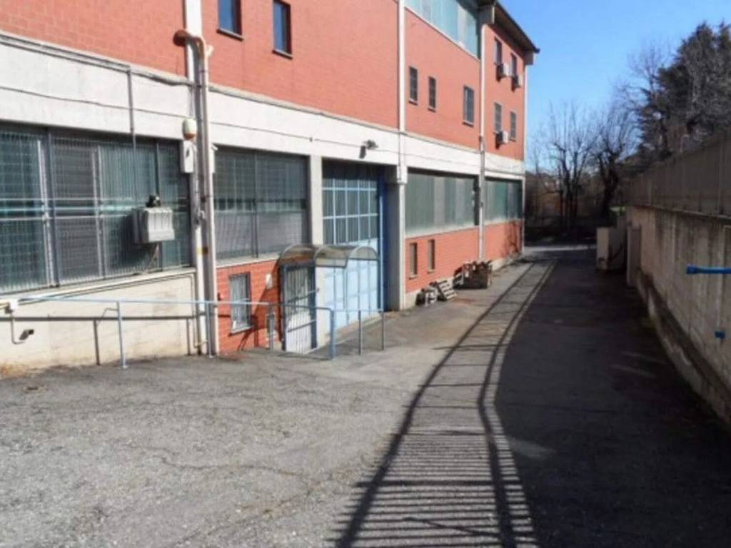 locale commerciale in vendita ad Alpignano